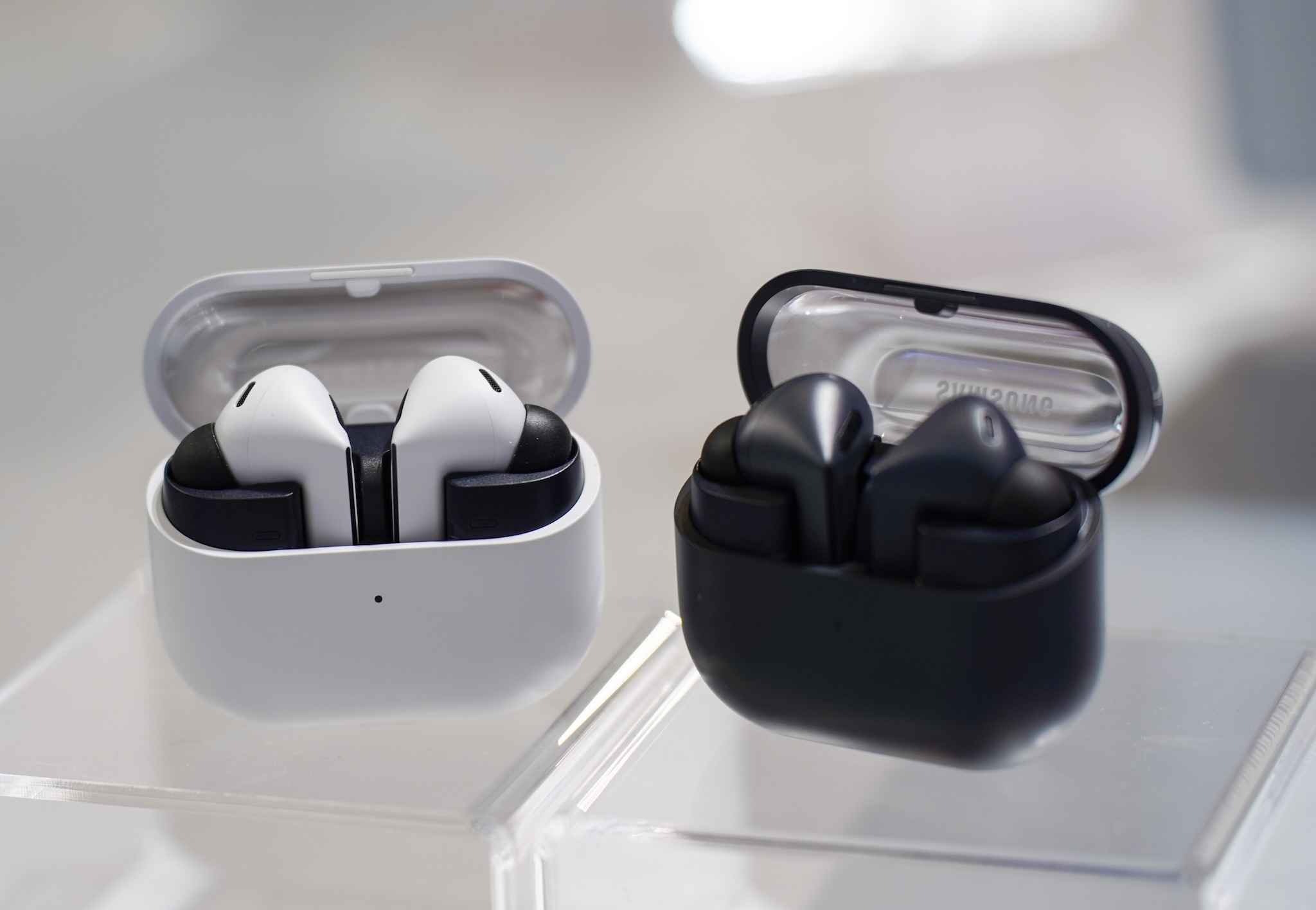 Samsung chính thức ra mắt Galaxy Buds3 FE với thiết kế tinh tế, âm thanh chất lượng cao và tích hợp Galaxy AI