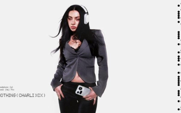 Charli xcx trở thành Đại sứ Thương hiệu Toàn cầu đầu tiên và cổ đông của Nothing