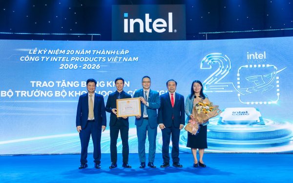 Từ vài trăm nhân sự đến nhà máy chip lớn nhất của Intel trên toàn cầu