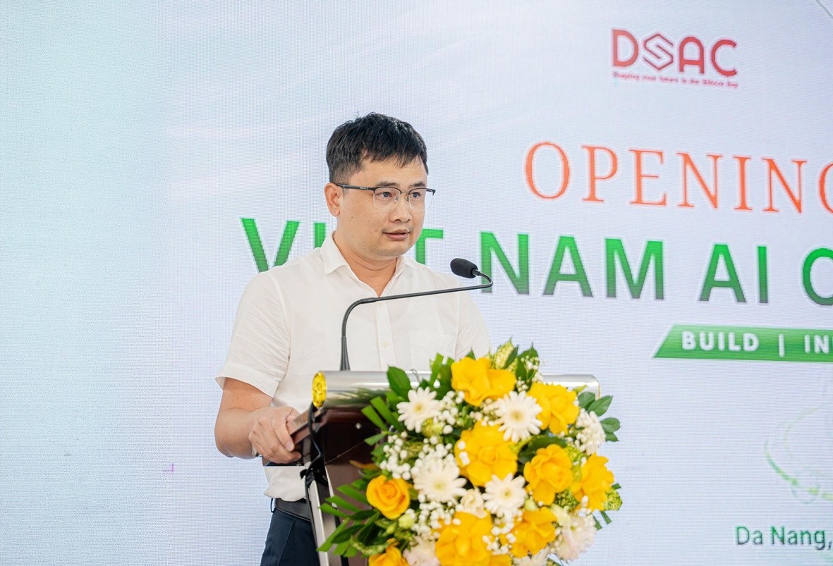 Đại diện Viettel phát biểu tại lễ khởi động Vietnam AI Open Hackathon