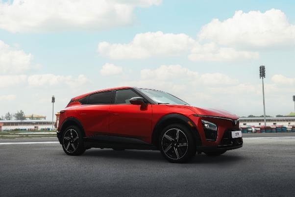 VinFast VF 7 thu hút khách hàng nhờ thiết kế ấn tượng và công nghệ vượt trội