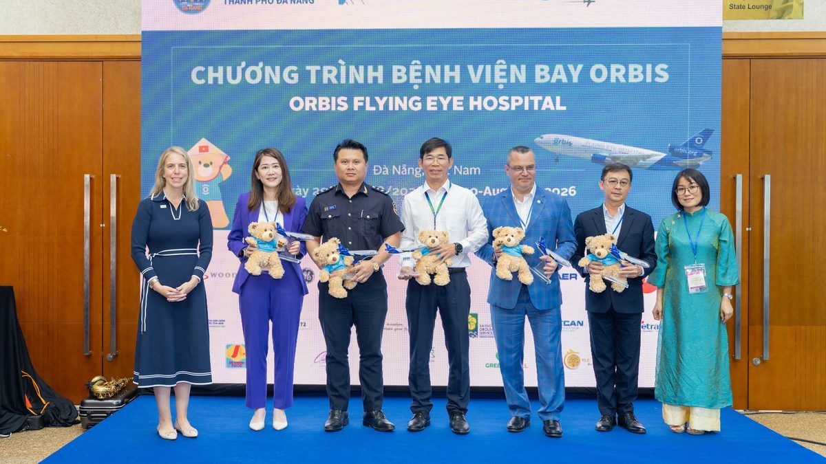 Đại diện FedEx và các đối tác tham dự sự kiện