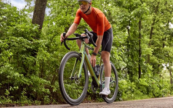 Garmin ra mắt CIRQA: Theo dõi sức khỏe 24/7, không phí duy trì