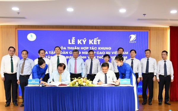 VNPT và VRG nghiên cứu phát triển khu công nghiệp công nghệ số