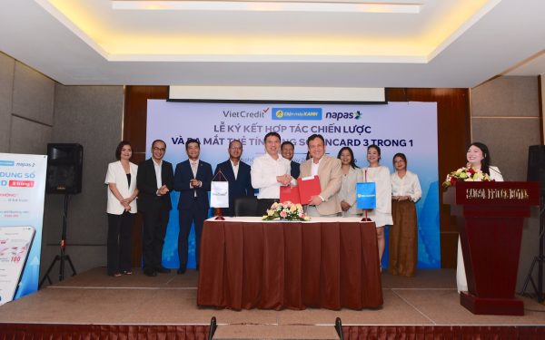 TINCard 3 trong 1 đưa thẻ tín dụng vào ứng dụng Quà Tặng VIP