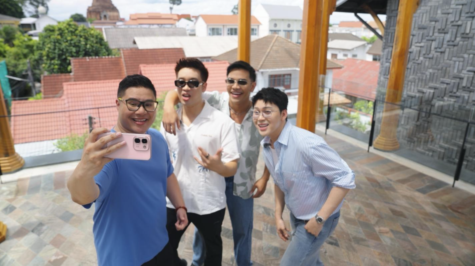 Bốn khách mời Đông Nam Á tham gia thử thách cùng vivo V80 Lite 5G tại Chiang Mai. — Ảnh: vivo