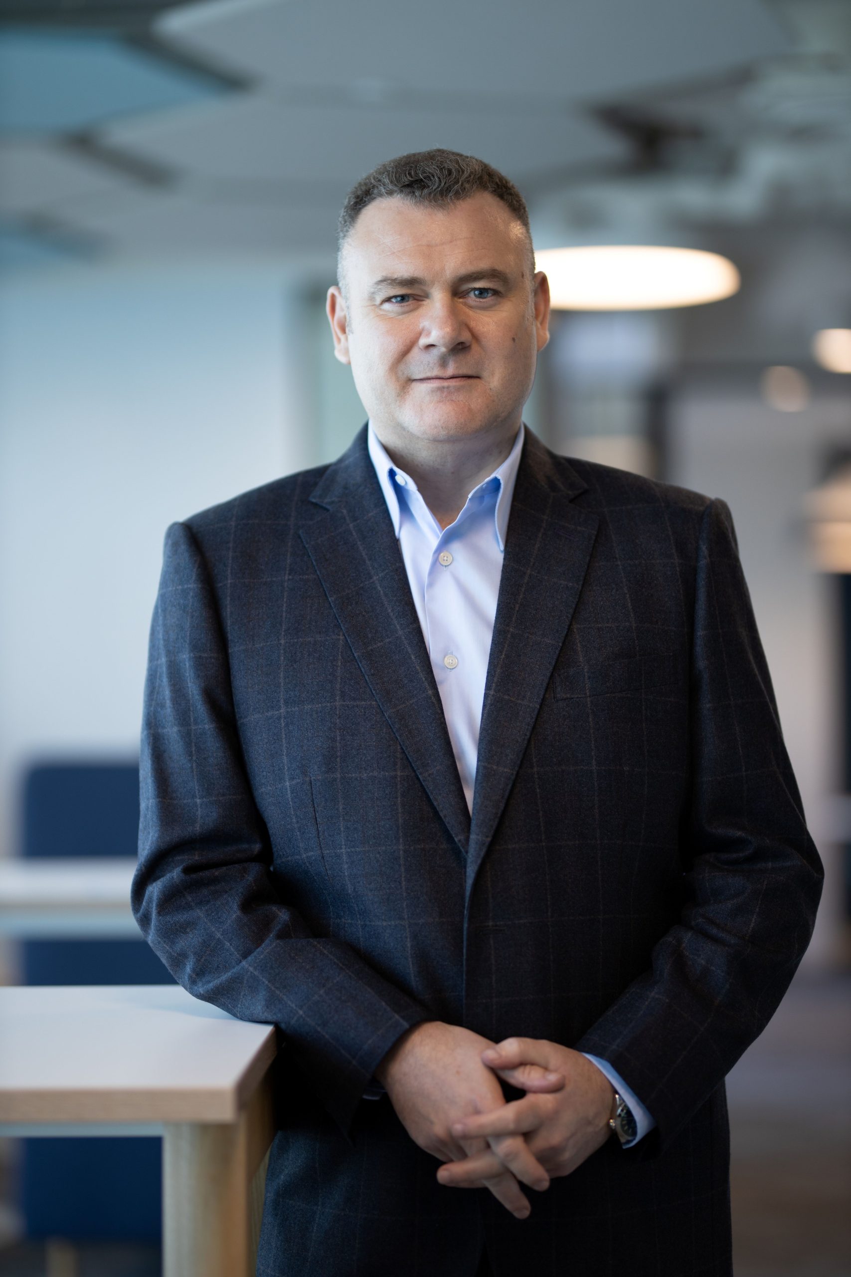 Ông Richard Morgan, Phó Chủ tịch Cấp cao phụ trách Kinh doanh và Giải pháp khu vực châu Á-Thái Bình Dương của FedEx, trong ảnh dọc gốc do FedEx cung cấp.