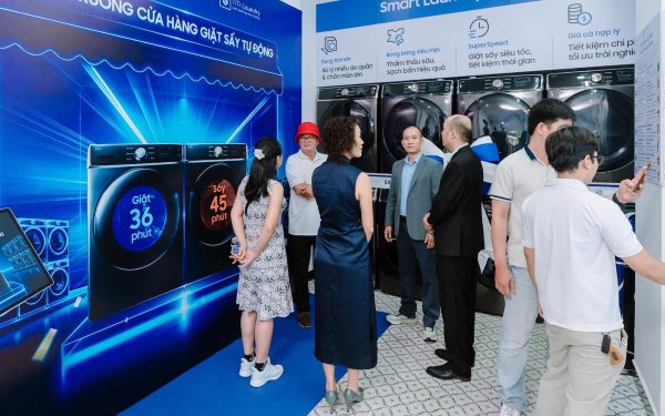 Samsung đồng hành cùng đối tác phát triển mô hình cửa hàng giặt sấy tự động, khai trương cửa hàng đầu tiên: TiTi Laundry