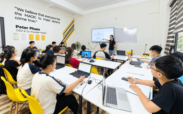Khi AI trở thành kỹ năng phổ thông, điều gì tạo lợi thế cho sinh viên?