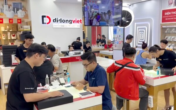 Di Động Việt mở bán iPhone Duo, ưu đãi đến 9,5 triệu đồng