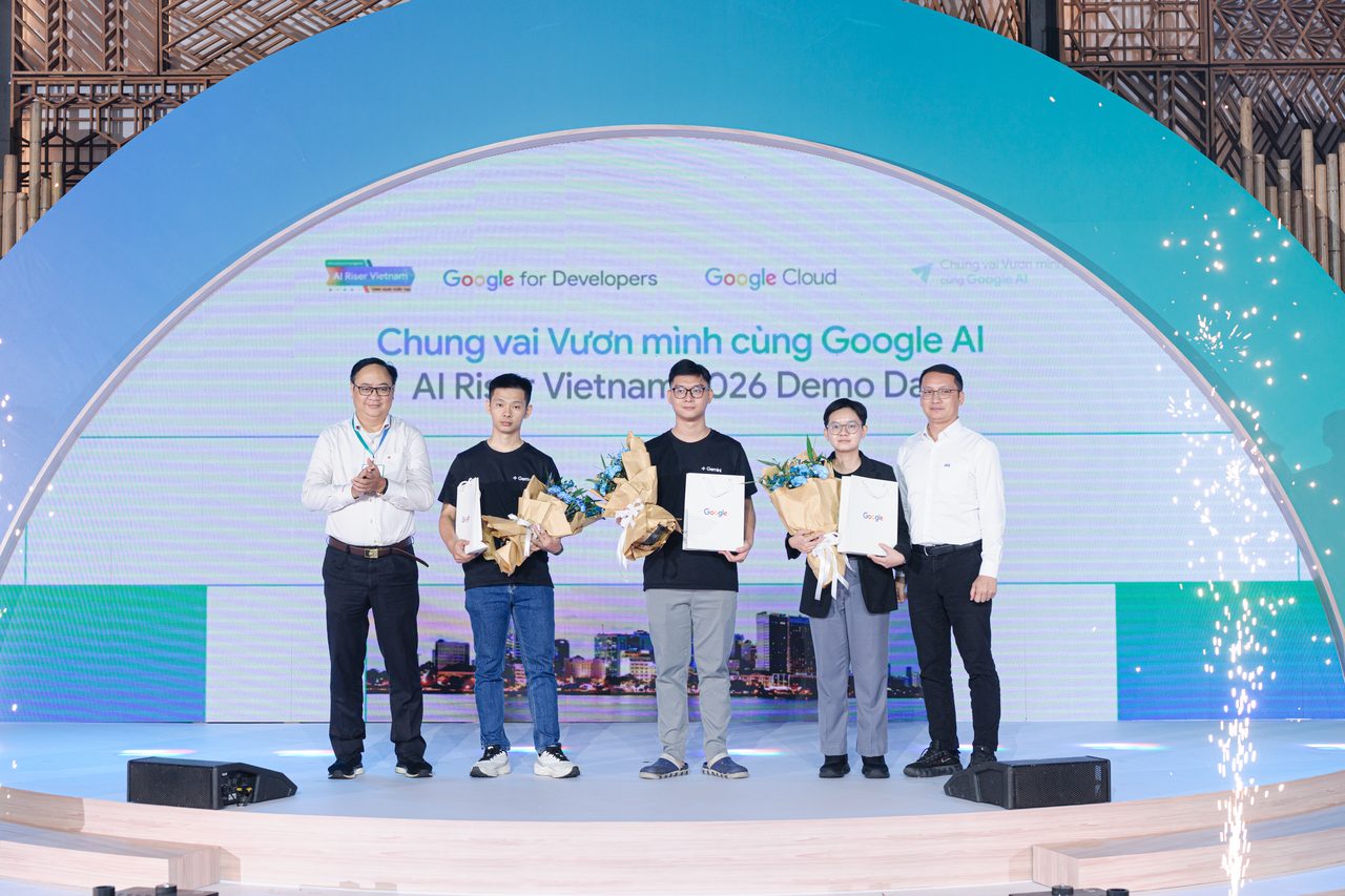 Ba dự án được khán giả yêu thích nhất tại AI Riser Việt Nam 2026 nhận vinh danh trong ngày Demo Day của sáng kiến