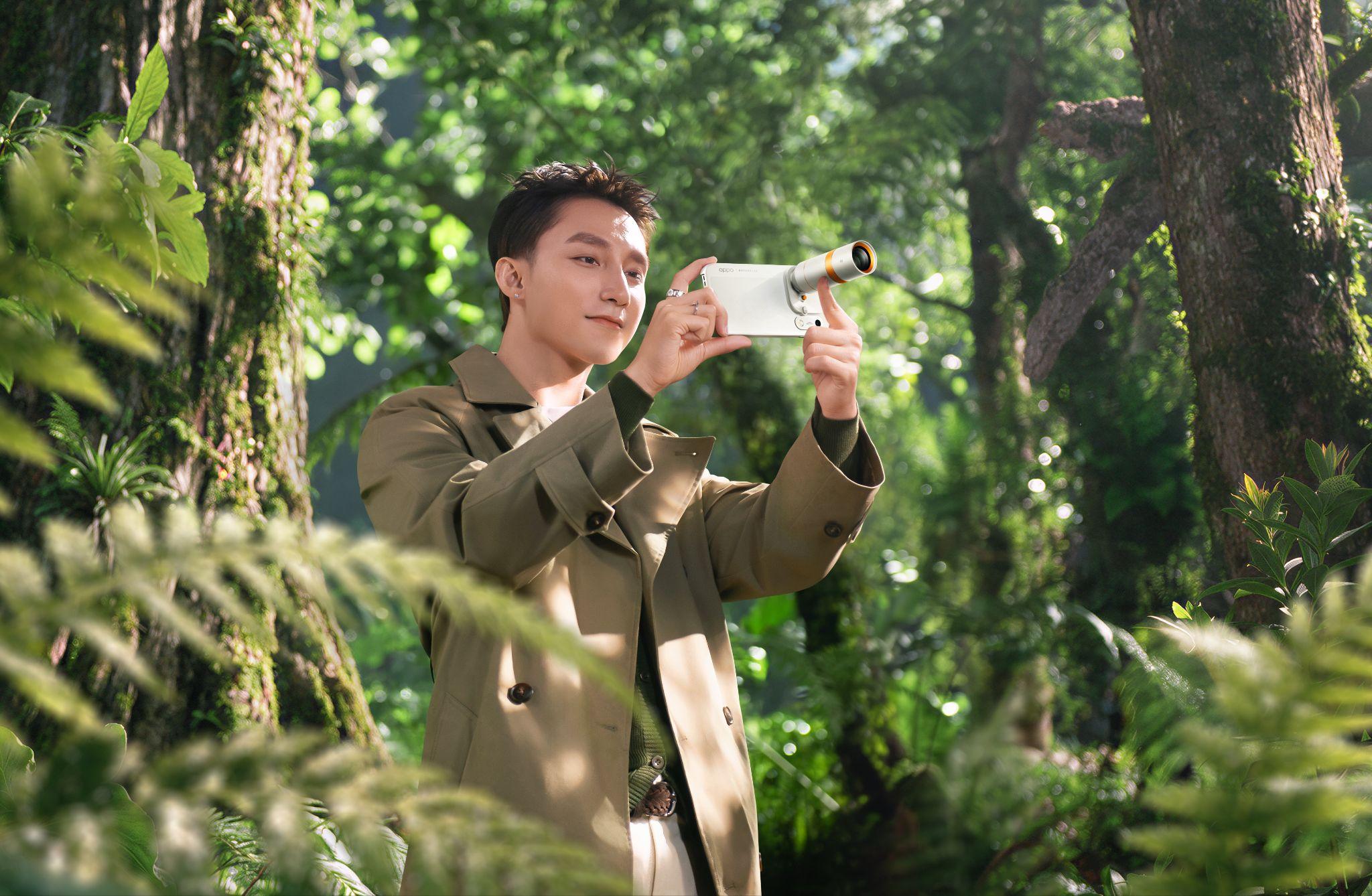 Sơn Tùng M-TP cầm điện thoại OPPO Find X10 Series gắn ống kính tăng tiêu cự, khám phá giữa rừng xanh
