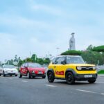 Đoàn xe VinFast với VF 3 màu vàng dẫn đầu, VinFast bàn giao 23.624 xe trong tháng 9 năm 2026